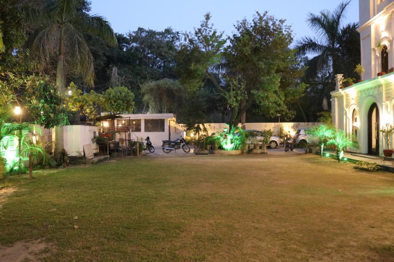 Hotel Pushap Palace Patiāla Exterior foto